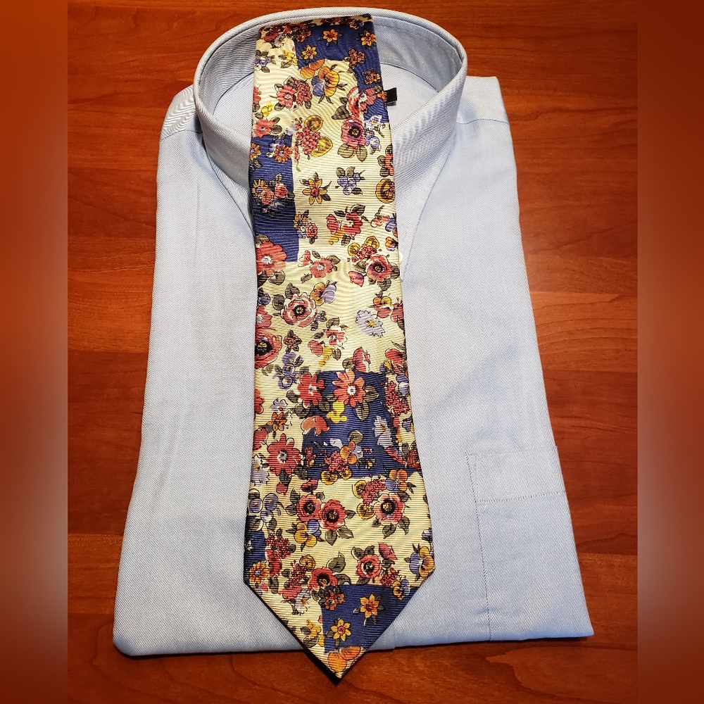 Faconnable "Spring Flowers" Tie, 4" x 59"